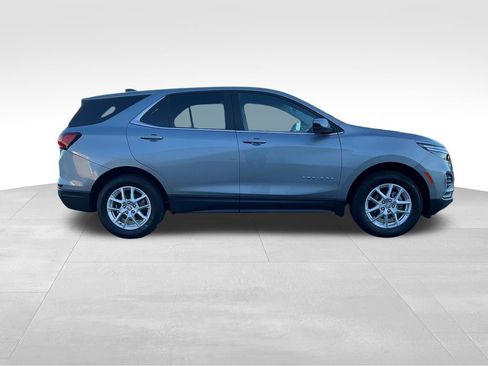 Used 2023 Chevrolet Equinox LT image 28