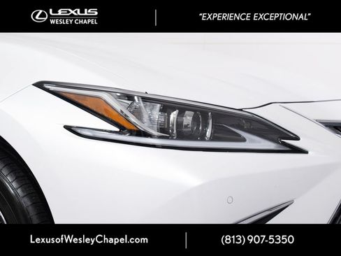 Used 2021 Lexus ES 350 w/ Premium Package FWD image 3