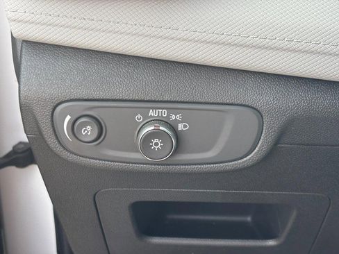 Certified 2025 Chevrolet TrailBlazer LT w/ Driver Confidence Package image 17