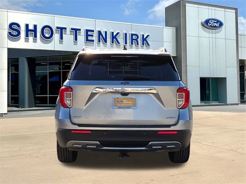 Certified 2022 Ford Explorer XLT w/ Equipment Group 202A image 7