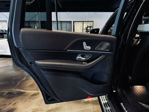 Used 2023 Mercedes-Benz GLS 450 4MATIC image 19