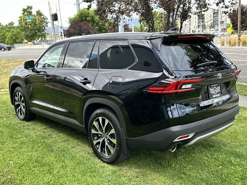 Used 2026 Toyota Grand Highlander AWD Hybrid image 9