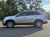 Used 2015 Kia Sorento LX image 2