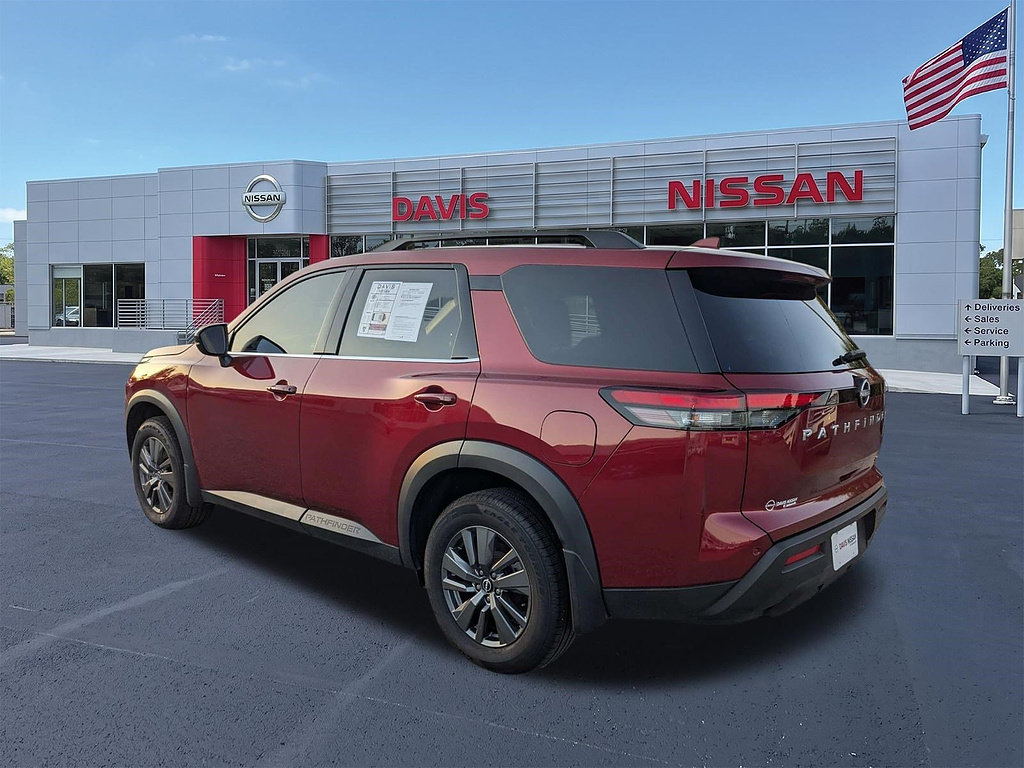 Used 2024 Nissan Pathfinder SV FWD image 16