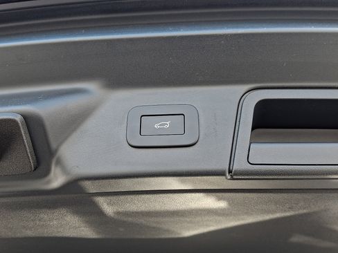 Used 2026 Land Rover Range Rover Velar Dynamic SE AWD/4WD image 29
