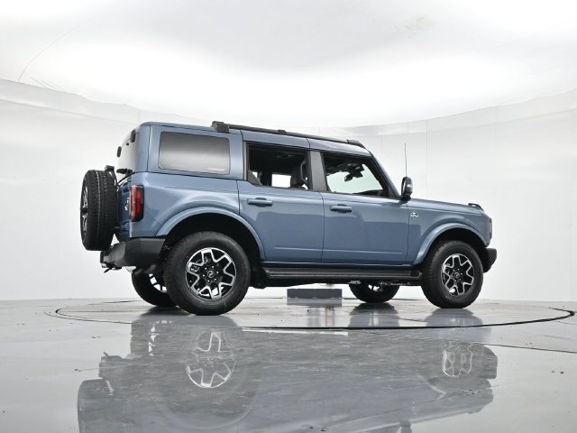 Used 2025 Ford Bronco Outer Banks AWD/4WD image 32