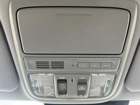 Used 2019 Honda CR-V Touring image 34