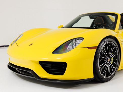 Used 2015 Porsche 918 Spyder AWD/4WD image 50