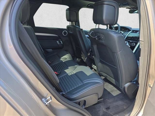 Used 2025 Land Rover Discovery Dynamic SE AWD/4WD image 11