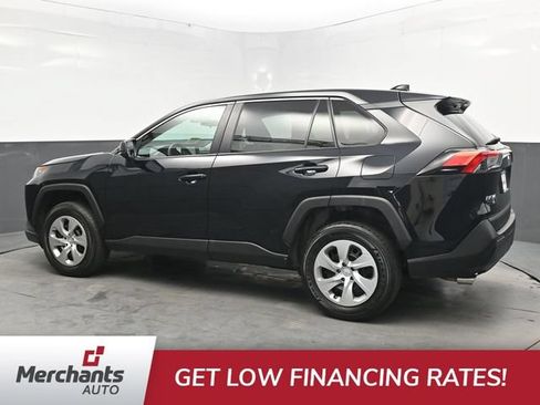 Used 2022 Toyota RAV4 LE w/ Carpet Mat Package (TMS) AWD/4WD image 4