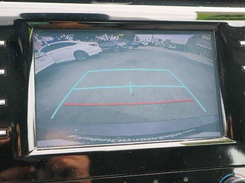 Used 2019 Toyota Camry LE image 19