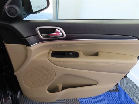 Used 2020 Jeep Grand Cherokee Limited w/ Luxury Group II AWD/4WD image 38