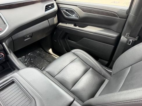 Used 2023 Chevrolet Suburban LT AWD/4WD image 18