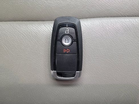 Used 2022 Ford Escape SE AWD/4WD image 32