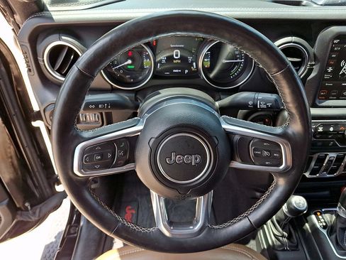 Used 2021 Jeep Wrangler Unlimited Sahara w/ Cold Weather Group AWD/4WD image 19