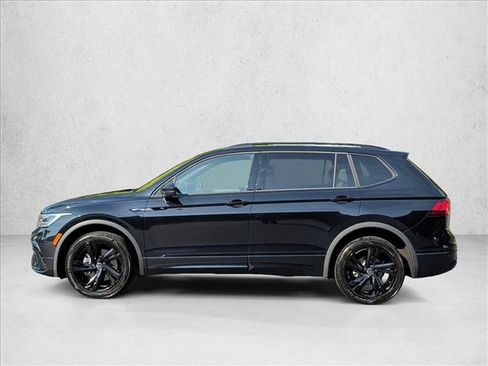 Used 2024 Volkswagen Tiguan SE R-Line FWD image 8