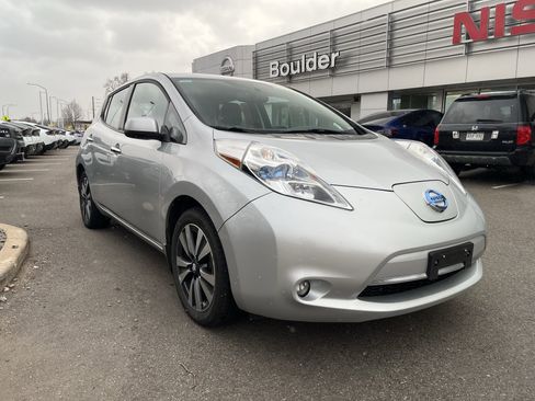 Used 2016 Nissan Leaf SL w/ Premium Package image 3