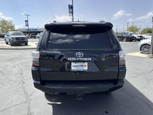 Used 2020 Toyota 4Runner SR5 Premium w/ Moonroof Package AWD/4WD image 4