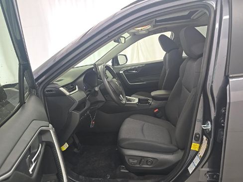 Used 2021 Toyota RAV4 XLE w/ Convenience Package AWD/4WD image 7