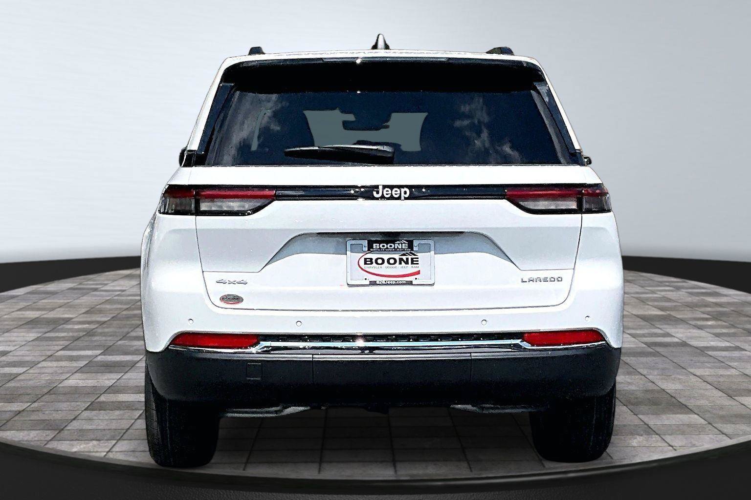 New 2026 Jeep Grand Cherokee Laredo AWD/4WD image 5