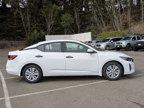 New 2025 Nissan Sentra S image 4