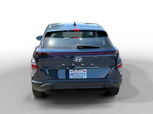 Certified 2025 Hyundai Kona SE FWD image 4