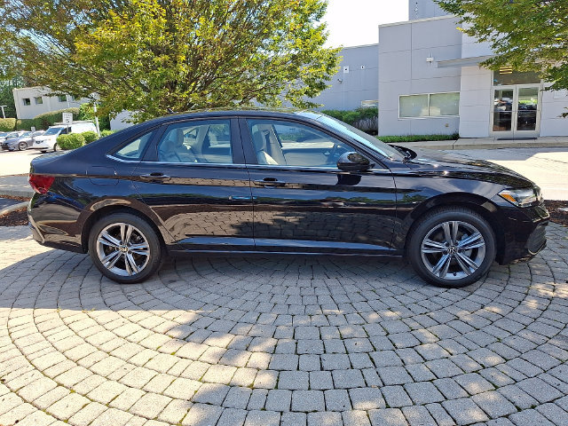 Used 2023 Volkswagen Jetta SE FWD image 9