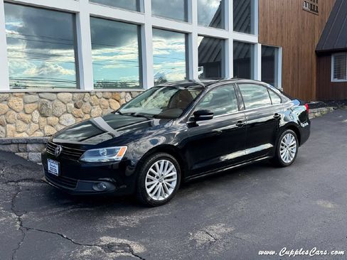 Used 2012 Volkswagen Jetta SEL FWD image 1