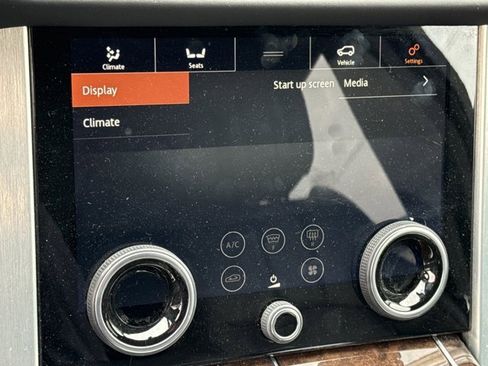 Used 2020 Land Rover Range Rover HSE image 38