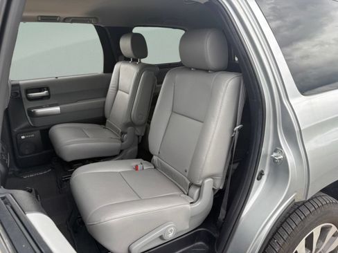 Used 2021 Toyota Sequoia Limited w/ Safety & Convenience Package AWD/4WD image 23