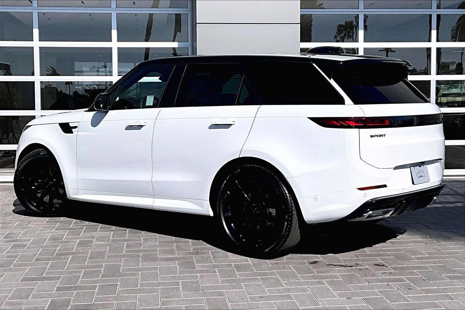 New 2027 Land Rover Range Rover Sport Dynamic SE AWD/4WD image 3
