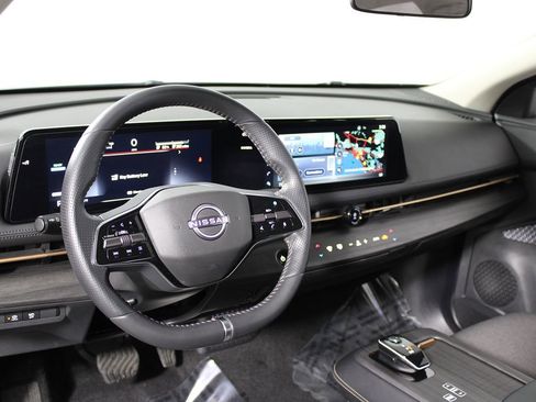 Used 2024 Nissan Ariya FWD image 26