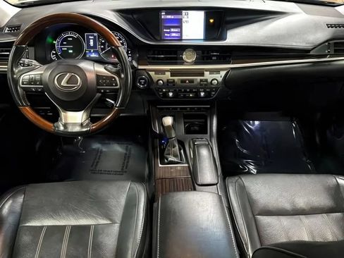 Used 2018 Lexus ES 300h image 14