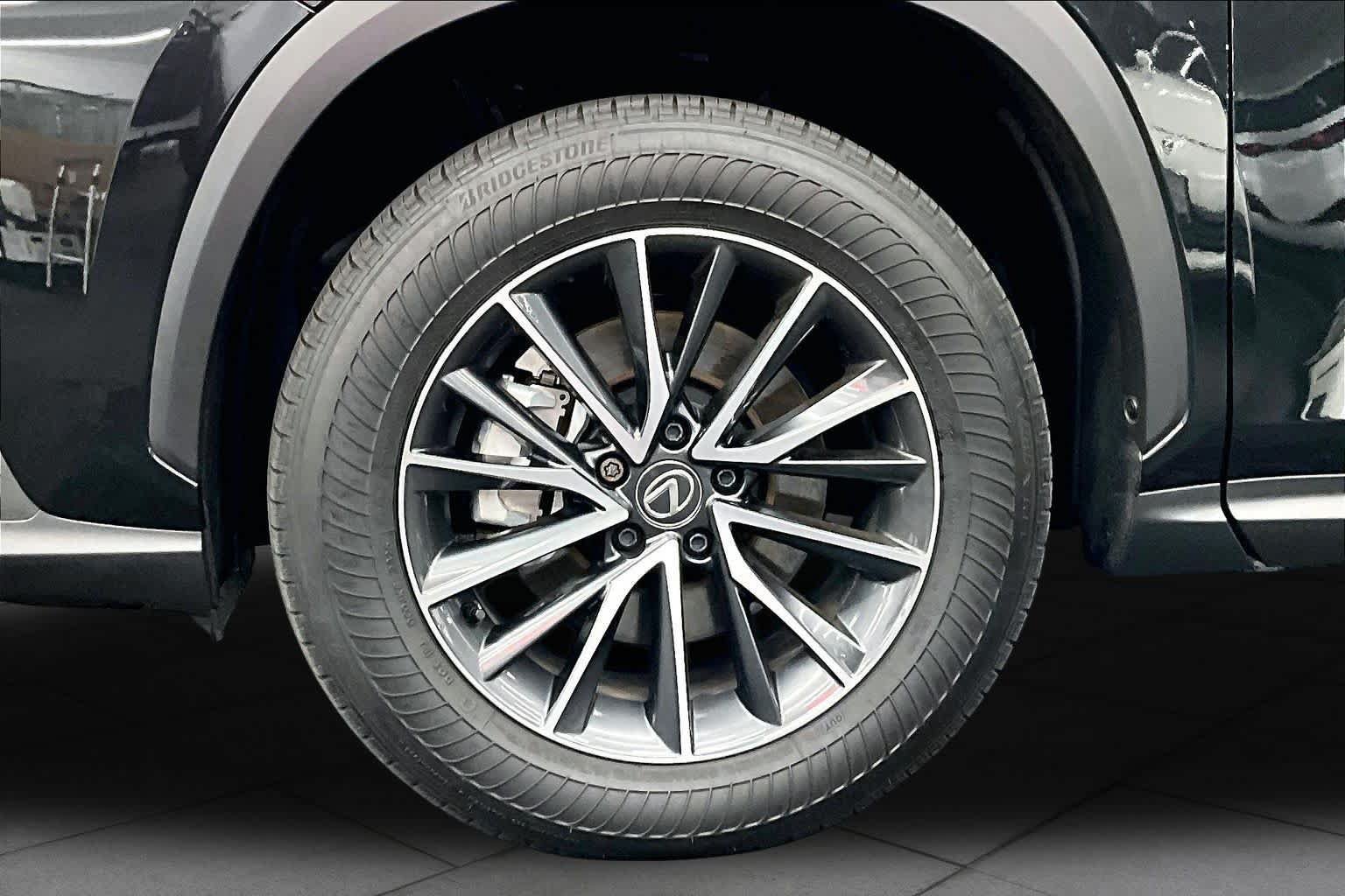 Used 2025 Lexus NX 350h AWD w/ Accessory Package (Z2) image 10