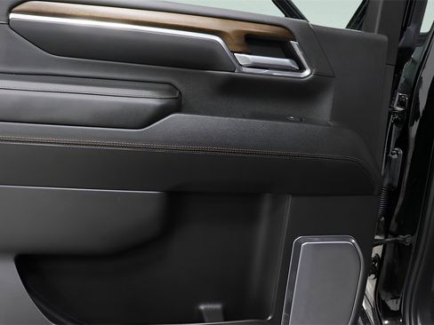 Used 2024 Chevrolet Silverado 2500 High Country w/ High Country Premium Package image 25