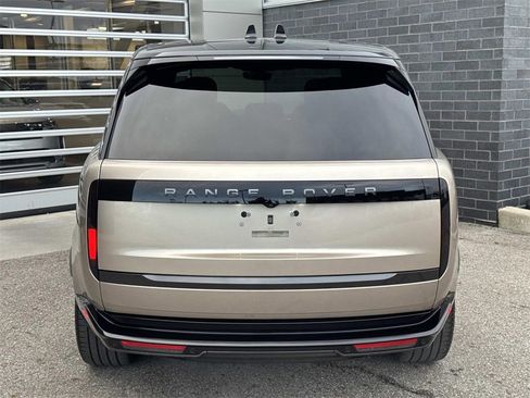 Certified 2024 Land Rover Range Rover SE image 5