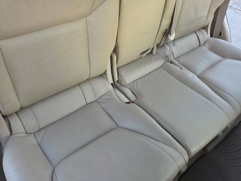 Used 2011 Lexus LX 570 4WD image 41