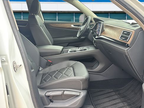 New 2026 Volkswagen Atlas SE FWD image 11