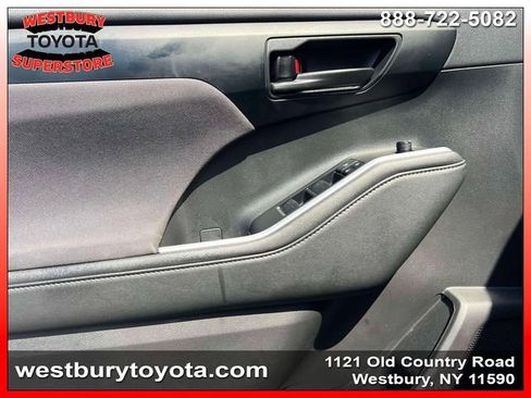Used 2023 Toyota Highlander LE AWD/4WD image 20