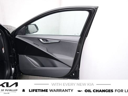 New 2026 Kia Niro LX FWD image 15