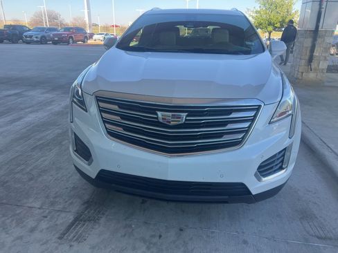 Used 2017 Cadillac XT5 Luxury w/ Driver Awareness Package image 17