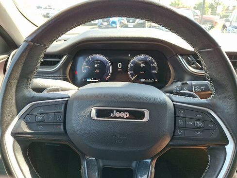 Used 2022 Jeep Grand Cherokee Laredo w/ Luxury Tech Group I image 18