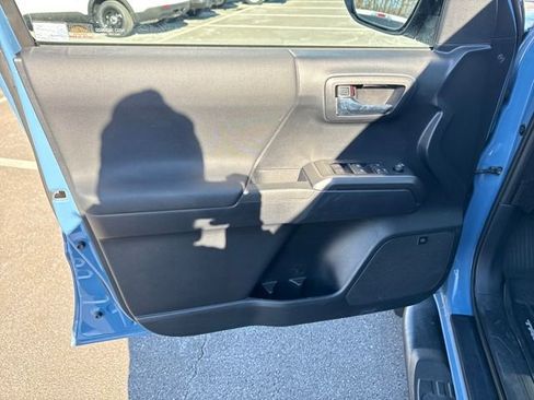 Used 2019 Toyota Tacoma TRD Sport image 51