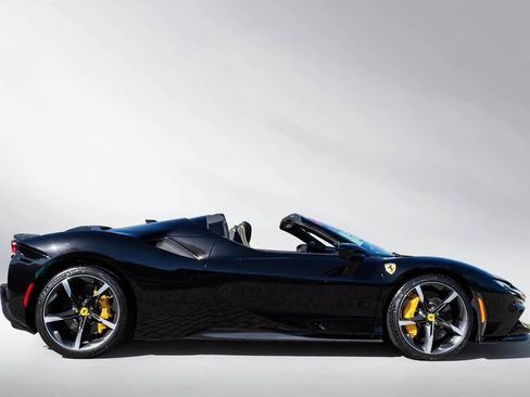 Certified 2025 Ferrari SF90 Spider AWD/4WD image 3