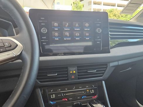 Used 2025 Volkswagen Jetta SE image 13