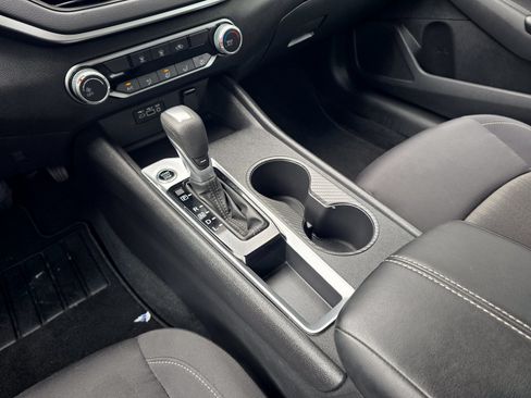 Certified 2025 Nissan Altima 2.5 S FWD image 17