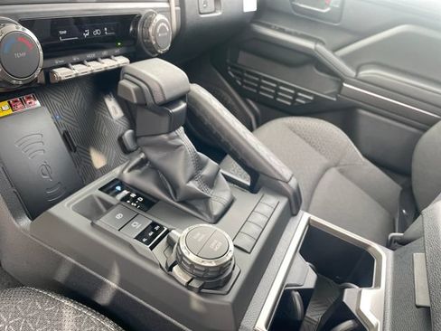 New 2026 Toyota 4Runner SR5 AWD/4WD image 23