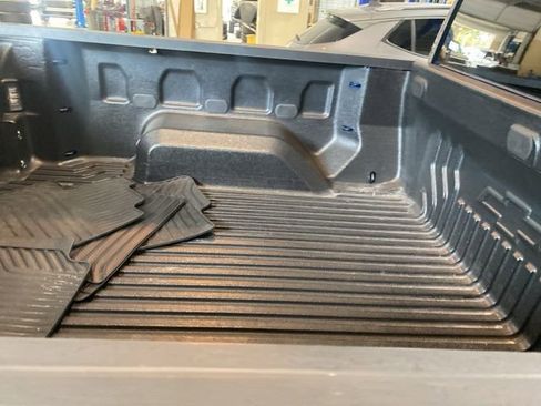 Used 2022 Chevrolet Silverado 1500 RST image 4