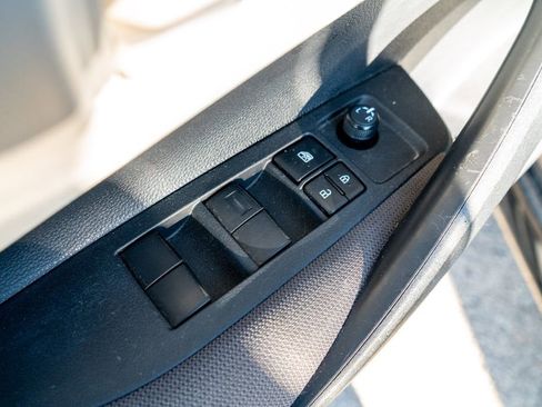 Used 2025 Toyota Corolla LE image 20