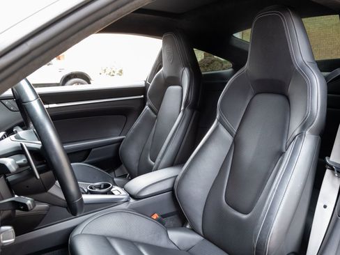 Certified 2022 Porsche 911 Turbo S image 5